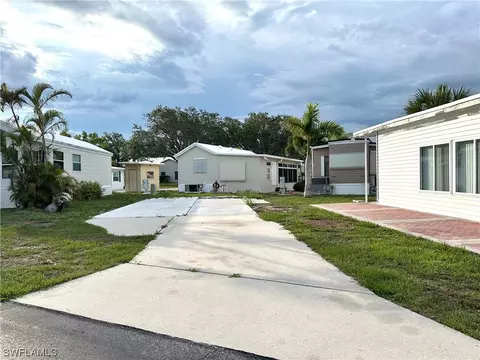 4580 Candlestick Ct E, Estero, FL 33928