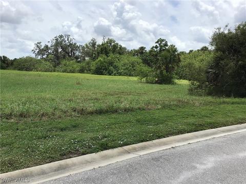 23055 Crookedwood Loop, Alva, FL 33920