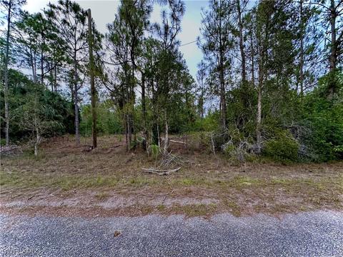 302 Spokane Ave, Lehigh Acres, FL 33972