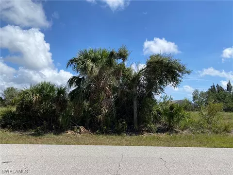 7688 St Regis Cir, Port Charlotte, FL 33981