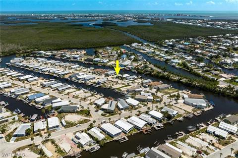 11500 Dogwood Ln, Fort Myers Beach, FL 33931