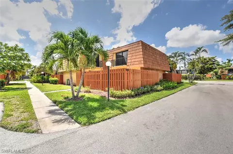 1721 Park Meadows Dr #4, Fort Myers, FL 33907