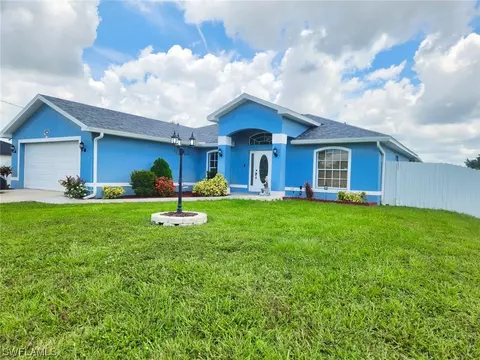 2904 41st St SW, Lehigh Acres, FL 33976