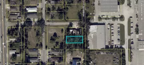 2906 Cranford Ave, Fort Myers, FL 33901