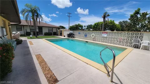 1016 SE 8th St #4, Cape Coral, FL 33990