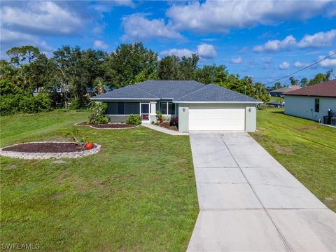 3718 NE 16th Pl, Cape Coral, FL 33909