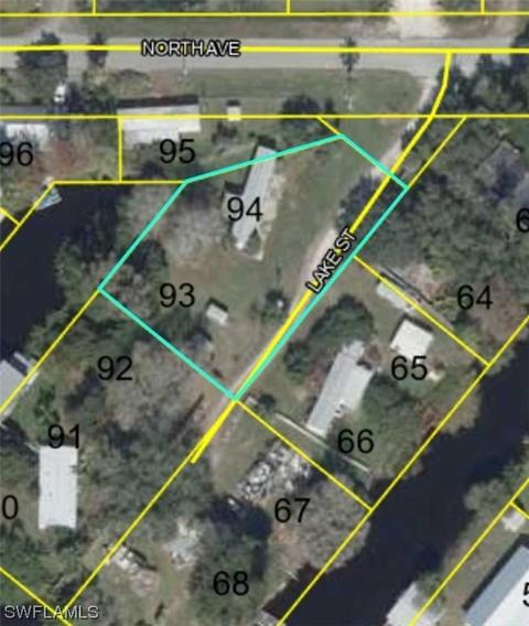 1032 Lake St, Moore Haven, FL 33471