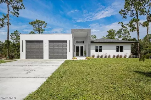 319 Columbus Ave, Lehigh Acres, FL 33936