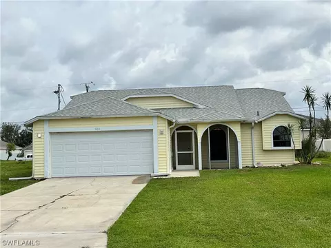 605 NW 10th Ter, Cape Coral, FL 33993