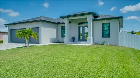 2318 NE 34th Ln, Cape Coral, FL 33909