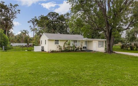 1478 Piney Rd, North Fort Myers, FL 33903