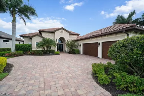 6692 Costa Cir, Naples, FL 34113