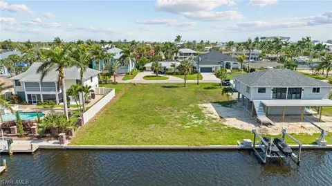 4834 Regal Dr, Bonita Springs, FL 34134
