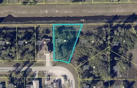 421 Paddock St, Lehigh Acres, FL 33974