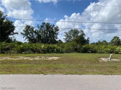 306 Baytree Dr, Rotonda West, FL 33947