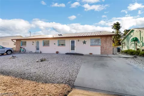 2757-2759 Bruce St, Matlacha, FL 33993