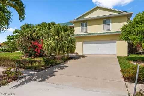 541 Shalimar St, Marco Island, FL 34145