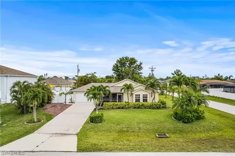 221 SW 19th Ter, Cape Coral, FL 33991