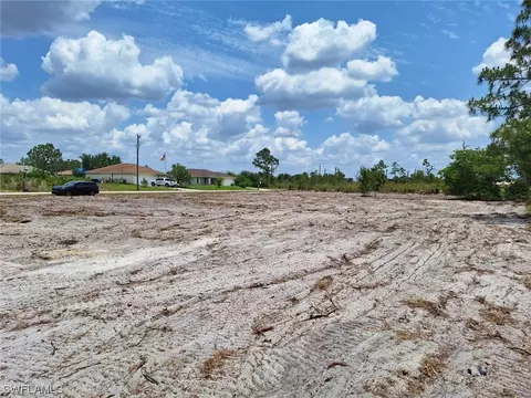 2813 22nd St W, Lehigh Acres, FL 33971