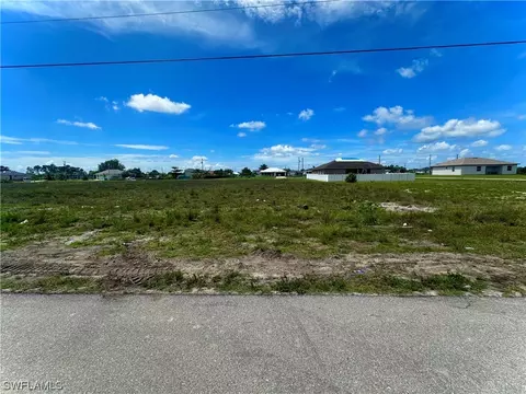 2711 20th St SW, Lehigh Acres, FL 33976