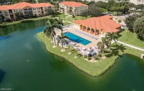 4113 Residence Dr #220, Fort Myers, FL 33901