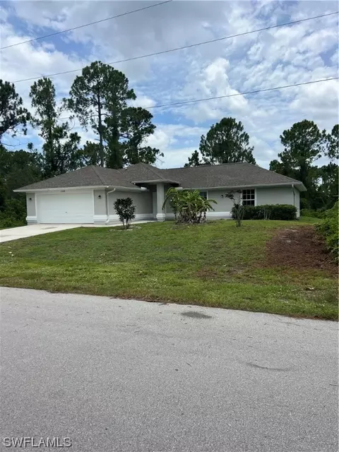 1038 Hunter St E, Lehigh Acres, FL 33974