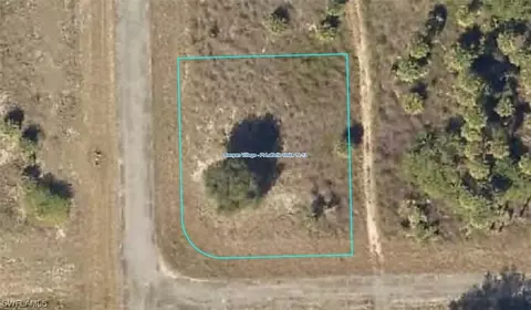 200 Alan Shepard Ter E, Labelle, FL 33935