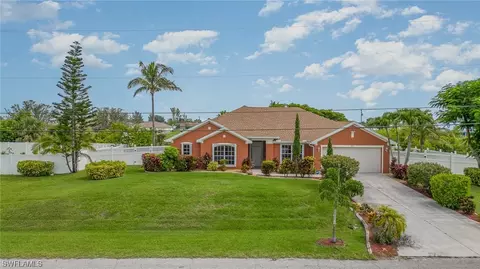 913 NE 15th Ter, Cape Coral, FL 33909