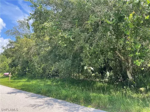 4577 Horseshoe Loop SW, Moore Haven, FL 33471 photo 2