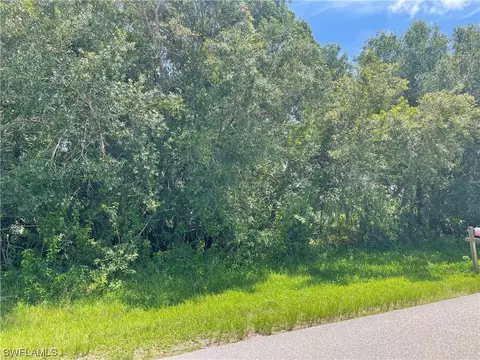 4577 Horseshoe Loop SW, Moore Haven, FL 33471 photo 3