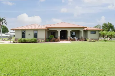 18060 Traverse Dr, Alva, FL 33920