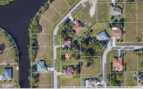 823 NW 28th Pl, Cape Coral, FL 33993