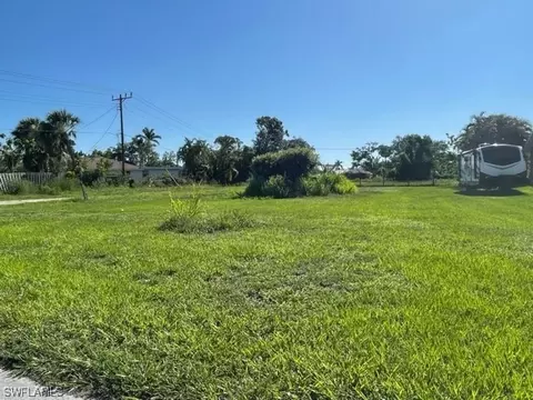 5103 Lexington Blvd, Fort Myers, FL 33919