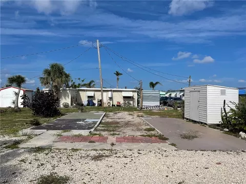 4920 Flamingo Dr, Saint James City, FL 33956