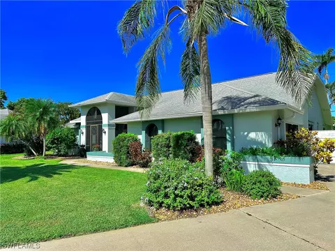 8861 Banyan Cove Cir, Fort Myers, FL 33919