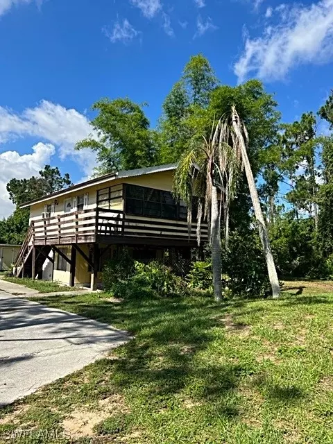 5221 Lee St, Lehigh Acres, FL 33971