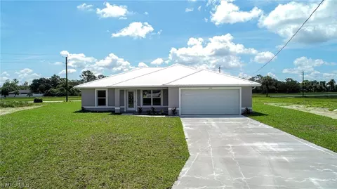 1032 Canoe Ct, Labelle, FL 33935