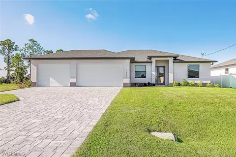 1026 NE 34th Ln, Cape Coral, FL 33909