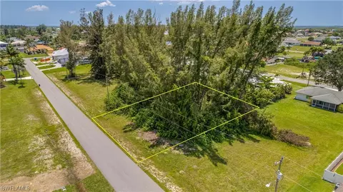 120 SW 35th Ave, Cape Coral, FL 33991