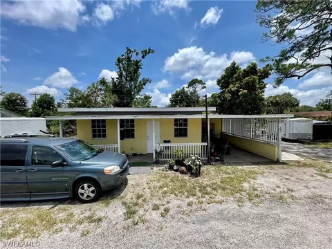 1713-1715 Ixora Dr, North Fort Myers, FL 33917
