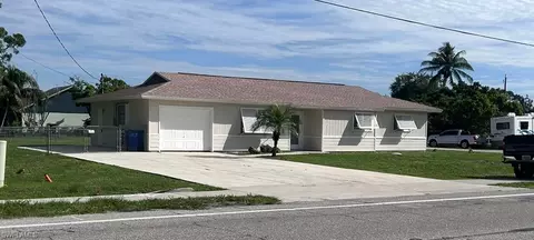 7523 Sanibel Blvd, Fort Myers, FL 33967
