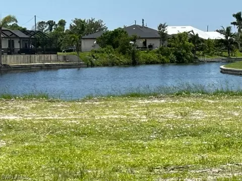 2528 NW 1st Ter, Cape Coral, FL 33993