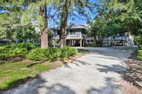 1454 Sandpiper Cir, Sanibel, FL 33957