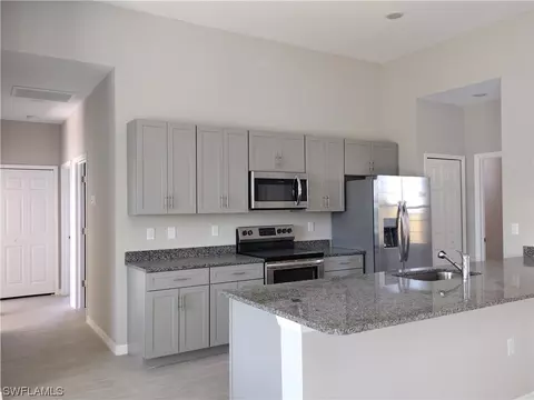 532 David Cir, Labelle, FL 33935 photo 2