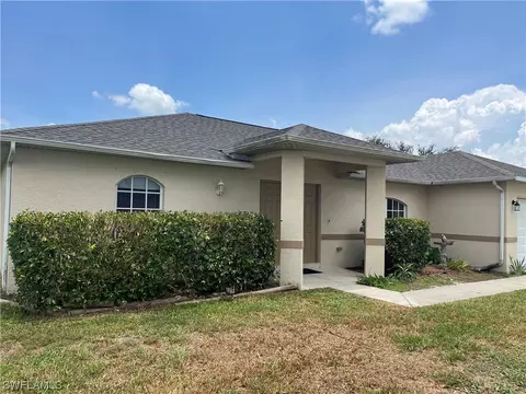 2129 NE 9th Pl, Cape Coral, FL 33909