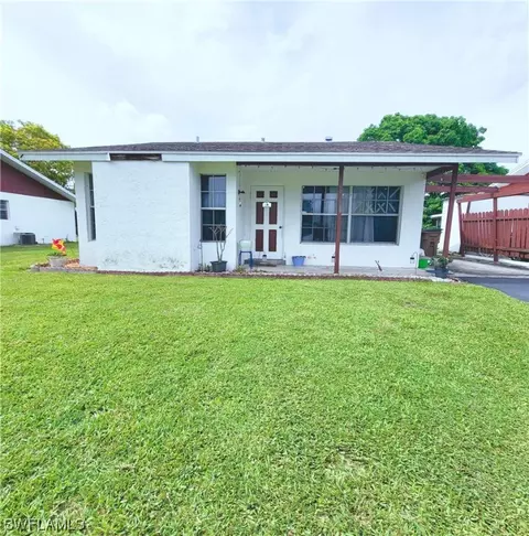 5 Palm Blvd, Lehigh Acres, FL 33936