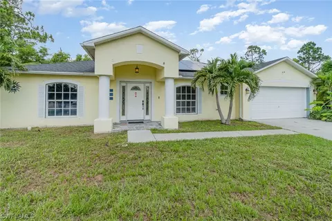 400 Merry Ct, Lehigh Acres, FL 33974