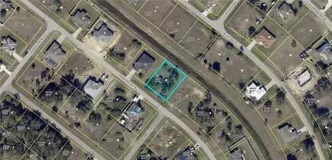 2000 Crawford Ave N, Lehigh Acres, FL 33971