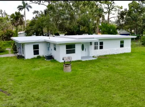 1486 Piney Rd, North Fort Myers, FL 33903