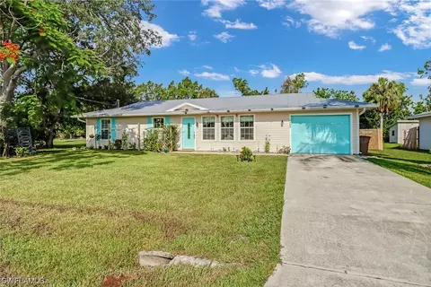 2220 Safe Harbour Ct, Alva, FL 33920